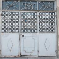 درب حیاط و پارکینگ در حد نو