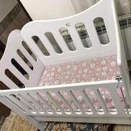 تخت خواب کودک همراه با تشک تازه بدون ایراد در حد نو