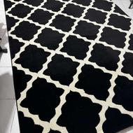 گیلیم فرش زنبوری سفید مشکی 6 متری