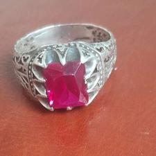 انگشتر نقره،با نگین یاقوت، حدودا 6 گرم