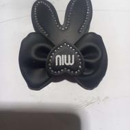 وردست پیش کاری وخانم برای چسبوندن گل