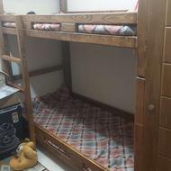 فروش تختخواب دو طبقه به همراه یه کمد، جنس چوب