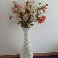 گل و گلدان بزرگ