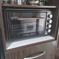 توستر تر و تمیز صحیح و سالم