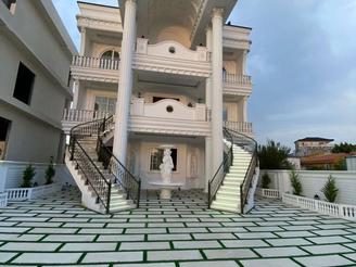 یک کاخ ویلای و قیمت کاسبی و لاکچری و لوکس درقلب نمک آبرود