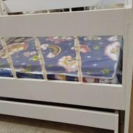 تخت نوزادی سالم