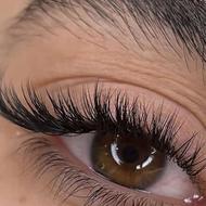 مدل اکستنشن مژه زیر نظر مربی ظرفیت محدود