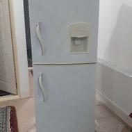 یخچال نیمه فریزر