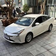 تویوتا پریوس 2017 سفید