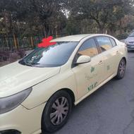 رنو تاکسی فرودگاه امام خمینی 2,015با 1000 لیتر بنزین ماهیانه