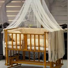 تخت گهواره شو کنار مادر