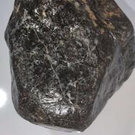 سنگ زیبا و مشکوک به گوهر سنگ