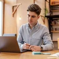 پذیرش خانم دایرکتر / پیج مغازه بافت مردانه و زنانه ایرانی