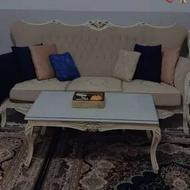 مبل سه نفره و جلو مبلی