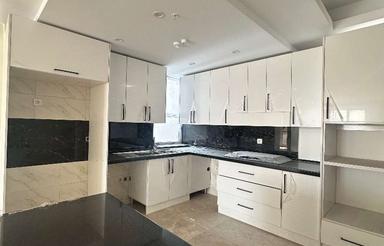 فردوس غرب/145متر3خ/کلیدنخورده/خوش نقشه/کمیاب/طلا