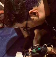 اجرای تتو بدن