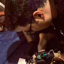 اجرای تتو بدن