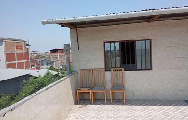 فروش خانه سه طبقه پایین حیاط جدا انشعاب جدا