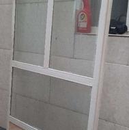 درب حیاطی با چهارچوب