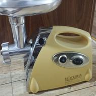 چرخ گوشت.......