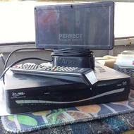 یک عدد آنتن تلویزیون و گیرنده دیجیتال