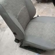 یک عدد صندلی پژو پارس