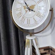 ساعت ایستاده