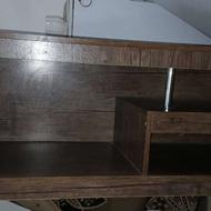 یک عدد میر تلویزیون جنس چوب. رنگ قهوه ای سالم به شرط