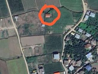 زمین با بنای نیمه کاره