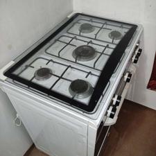 گاز پنج شعله پایدار طرح فر درحدنو کلا چهار ماه استفاده شده