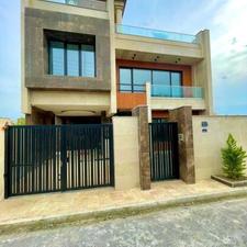 ویلا دوبلکس استخردار نما سنگ 300بنا200زمین سرخرود