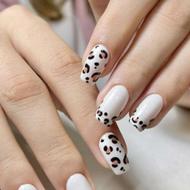 کاشت ناخن( تخفیف یک هفته ای)