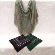 روسری نخی مشکی و سبز