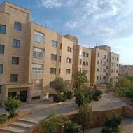 غرق نور. چهار طبقه. سه واحدی.