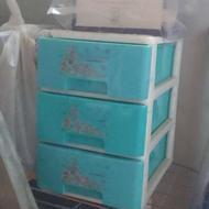 دراور کوچک برای دارو و وسایل آرایش