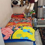 تخت یک نفره کرم رنگ