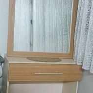 آیینه خیلی بزرگ ومیز وصندلی اصلاح