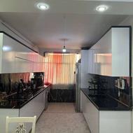 فروش آپارتمان 95 متر دوخوابه و پارکینگ مشاع و شیک وتمیز