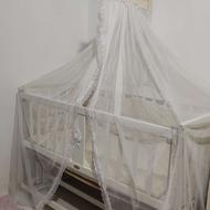 تخت گهواره ای کودک