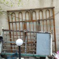 درب پنجره آهنی