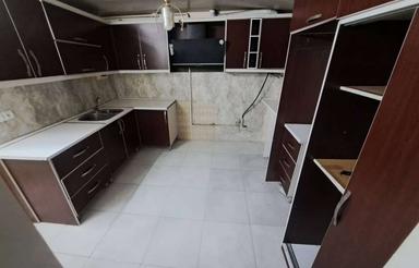 طبقه همکف مناسب برای زندگی برای آقای مجرد و کارگاه کم سروصدا