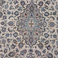 فرش دستباف 6 متری اردکان طرح کرم در حدنو