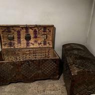 صندوق بسیار قدیمی ترکیب چوب و فلز
