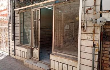 ملک تجاری در دو طبقه
