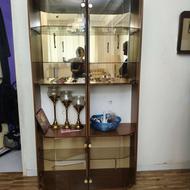 بوفه شیشه ای ایستاده