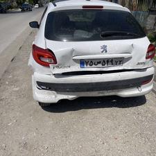 207 مدل 1400 از پشت طبق عکس خوردگی ، در حال حاظر بی‌رنگ