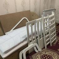 تخت کنار مادری