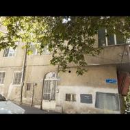 خانه دوطبقه با دومغازه قلهک فروشی قابل سکونت داخل باز سازی