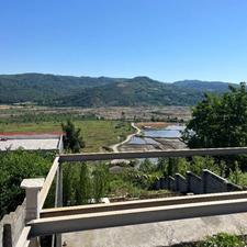550 متر زمین با یه اسکلت آهنی در ارتفاعات روستای سنگبن