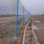 فنس کشی باغ محوطه زمین بتن ریزی زیر طوری